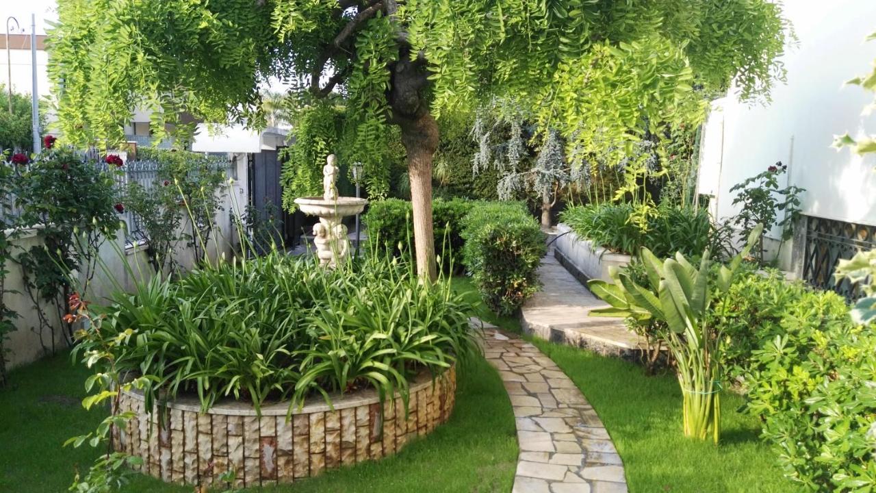 Villa Mary - Oroblu Trani Exteriér fotografie